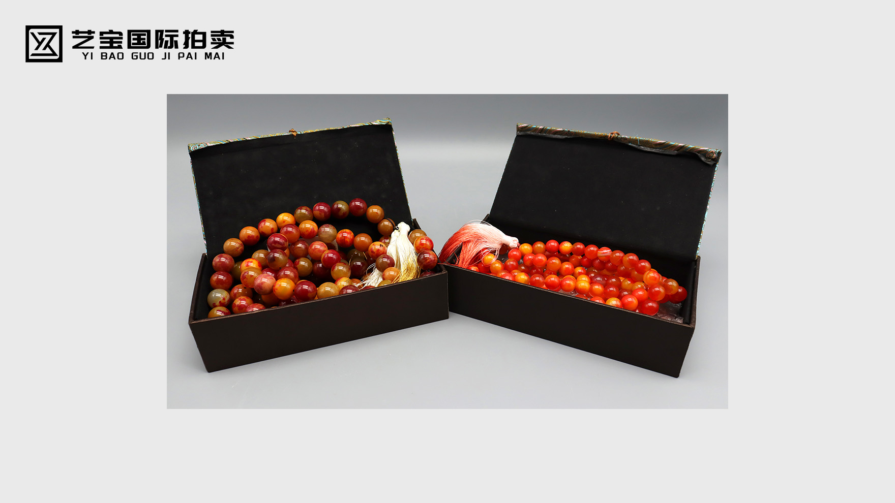 双彩战国红双串：穿越千年的色彩交响，收藏界的传世珍宠