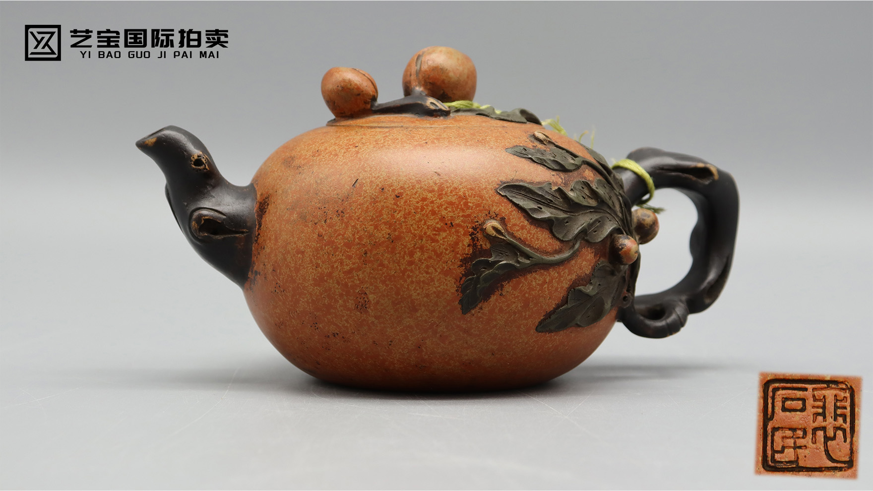 桃韵千年 · 裴石民紫砂寿桃壶