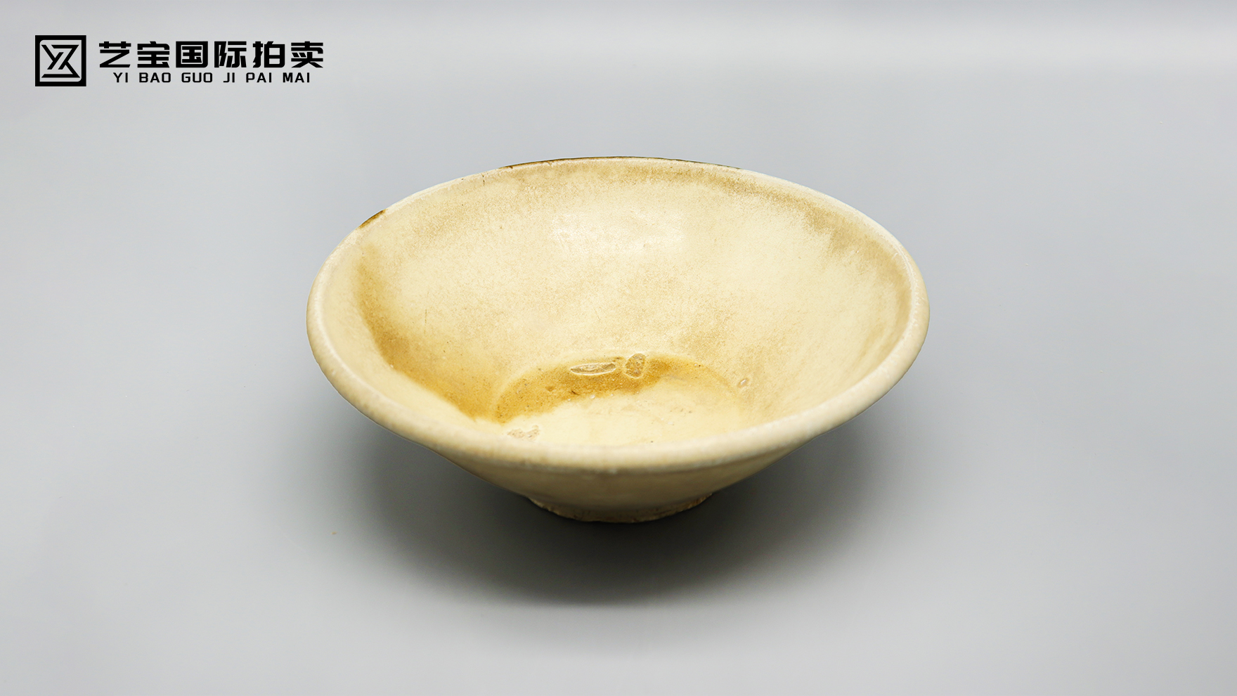 明代越窑秘色瓷盏鉴析