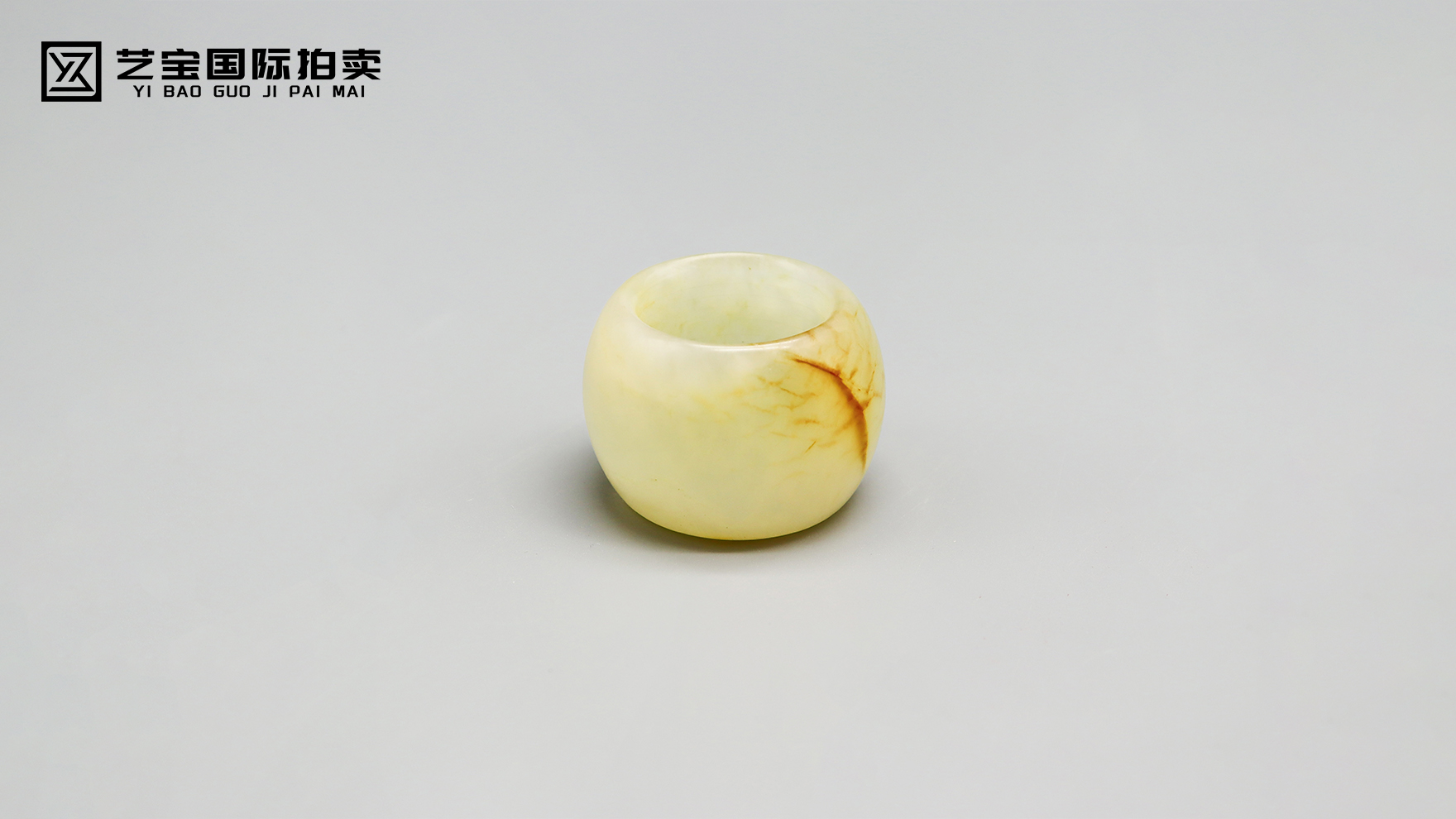 清玉凝华：扳指中的时代风骨