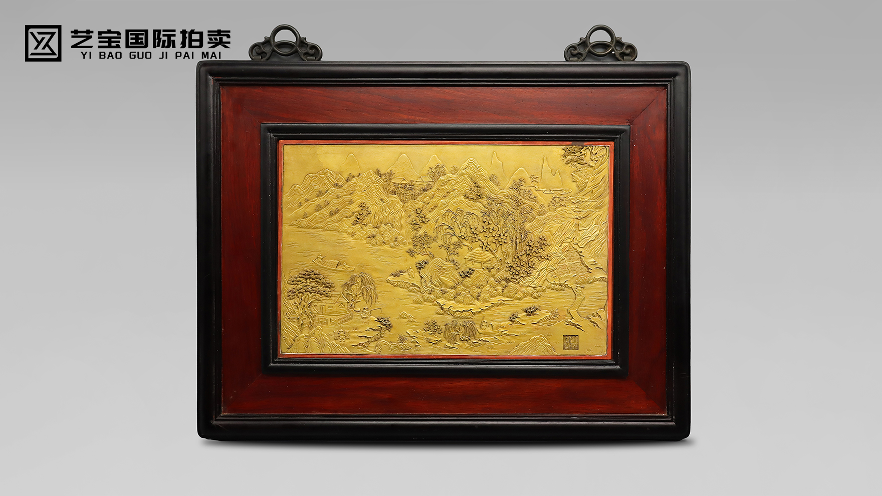 清乾隆堆塑山水描金瓷板画