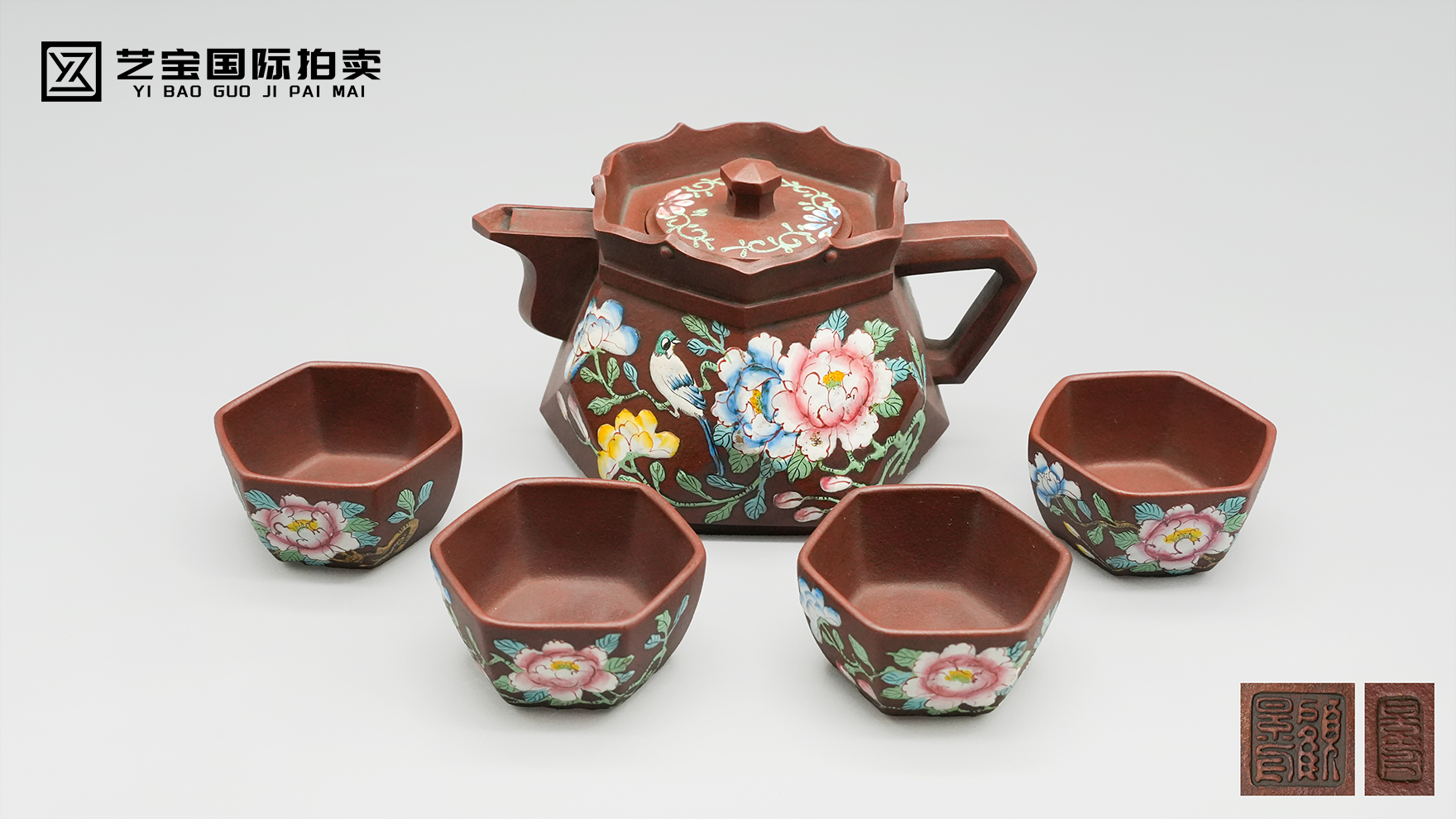 顾景舟制 粉彩牡丹纹僧帽壶套组