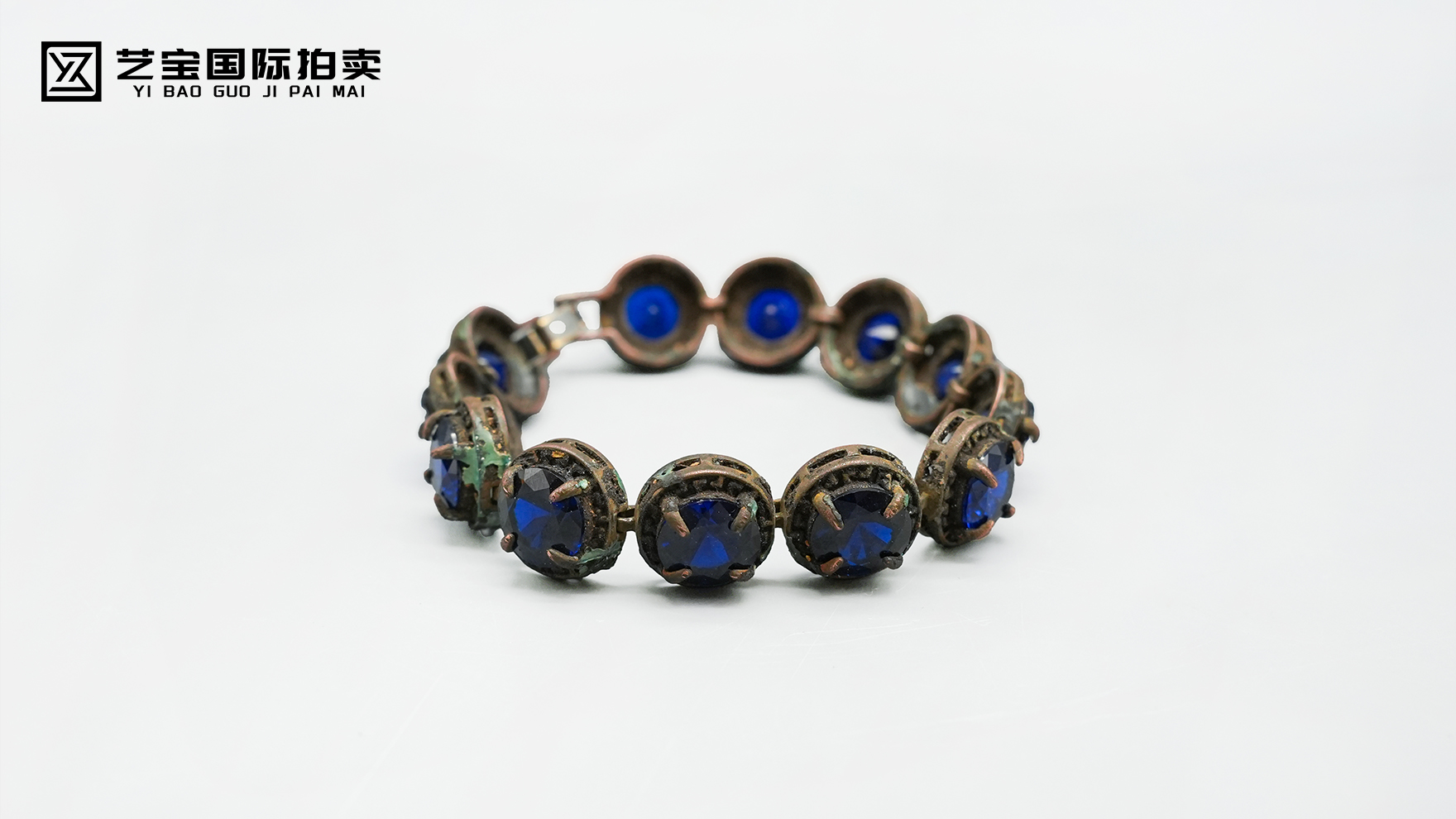 藏于腕间的深海凝光——天然无烧蓝宝石手串