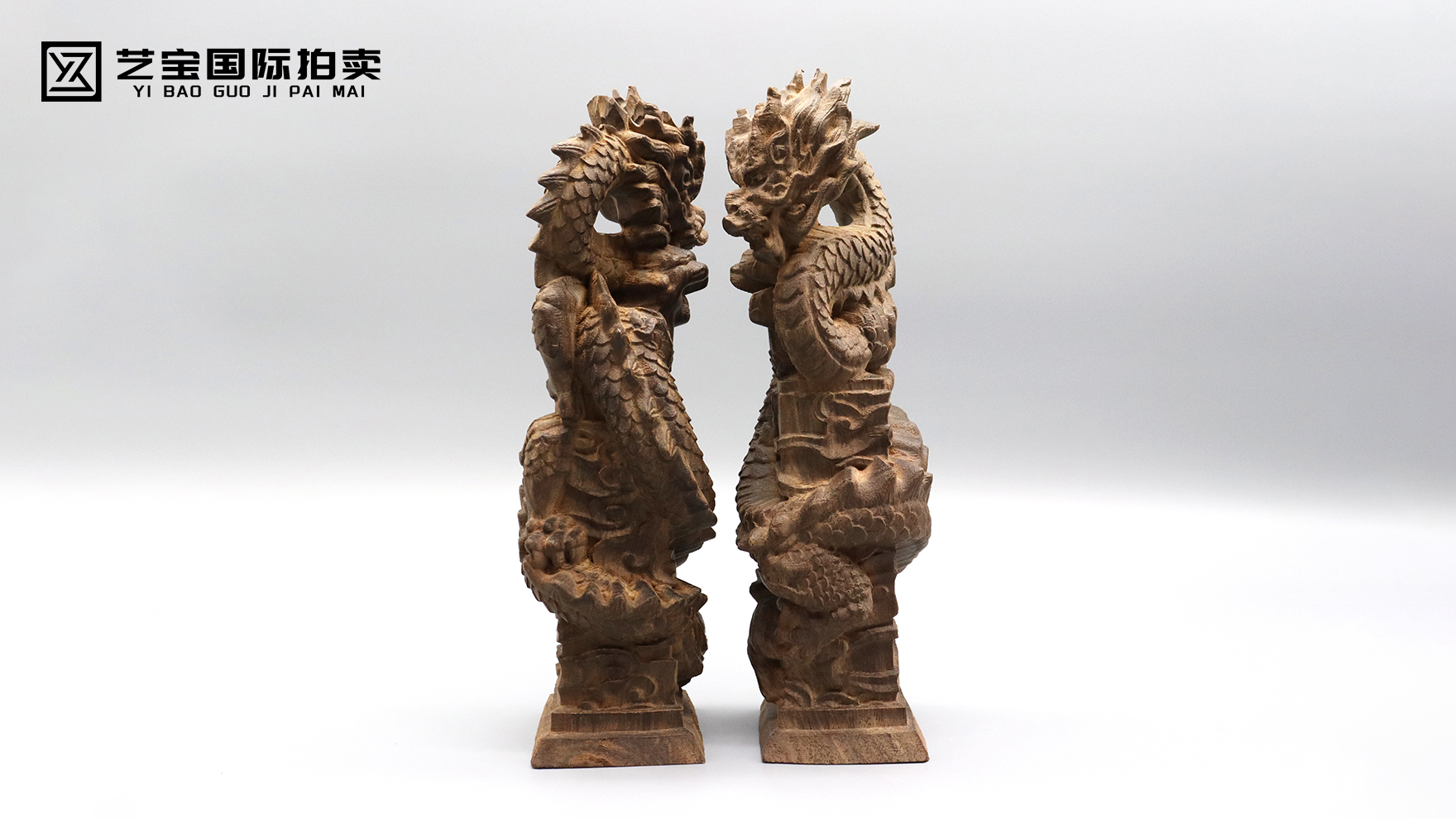 沉香木龙纹摆件一对