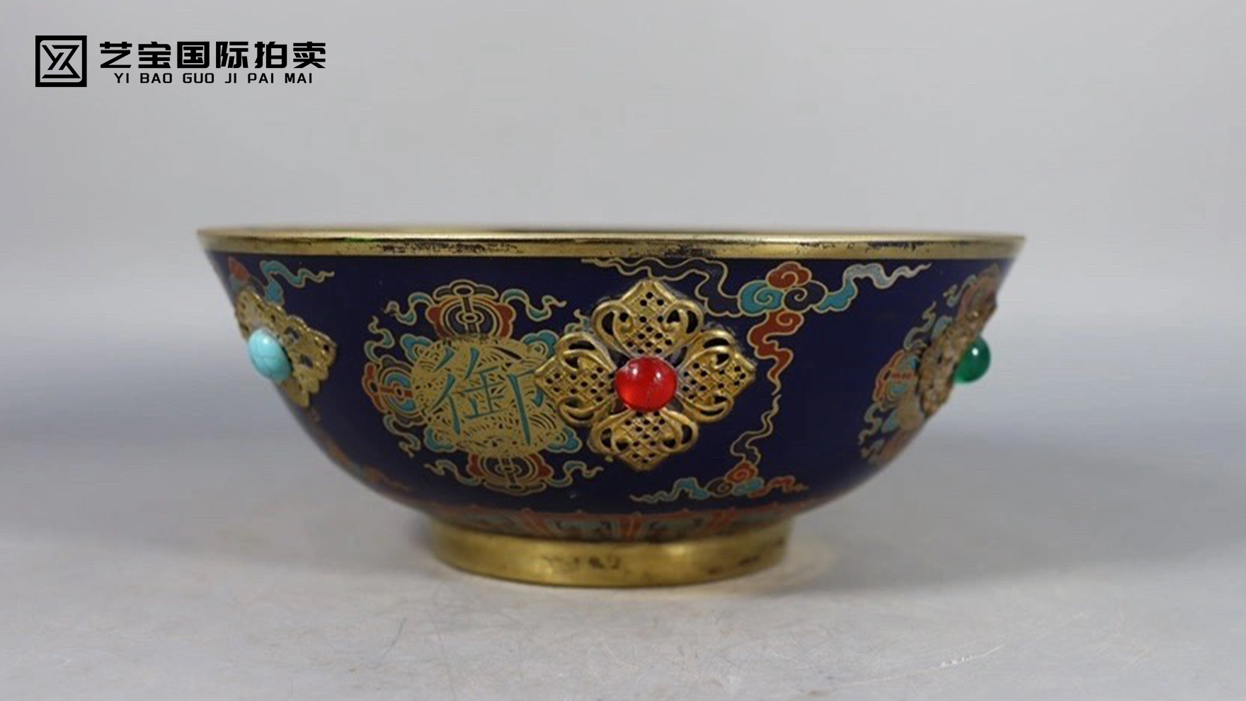 明宣德青花八宝纹抱月瓶-北京艺宝国际拍卖有限公司