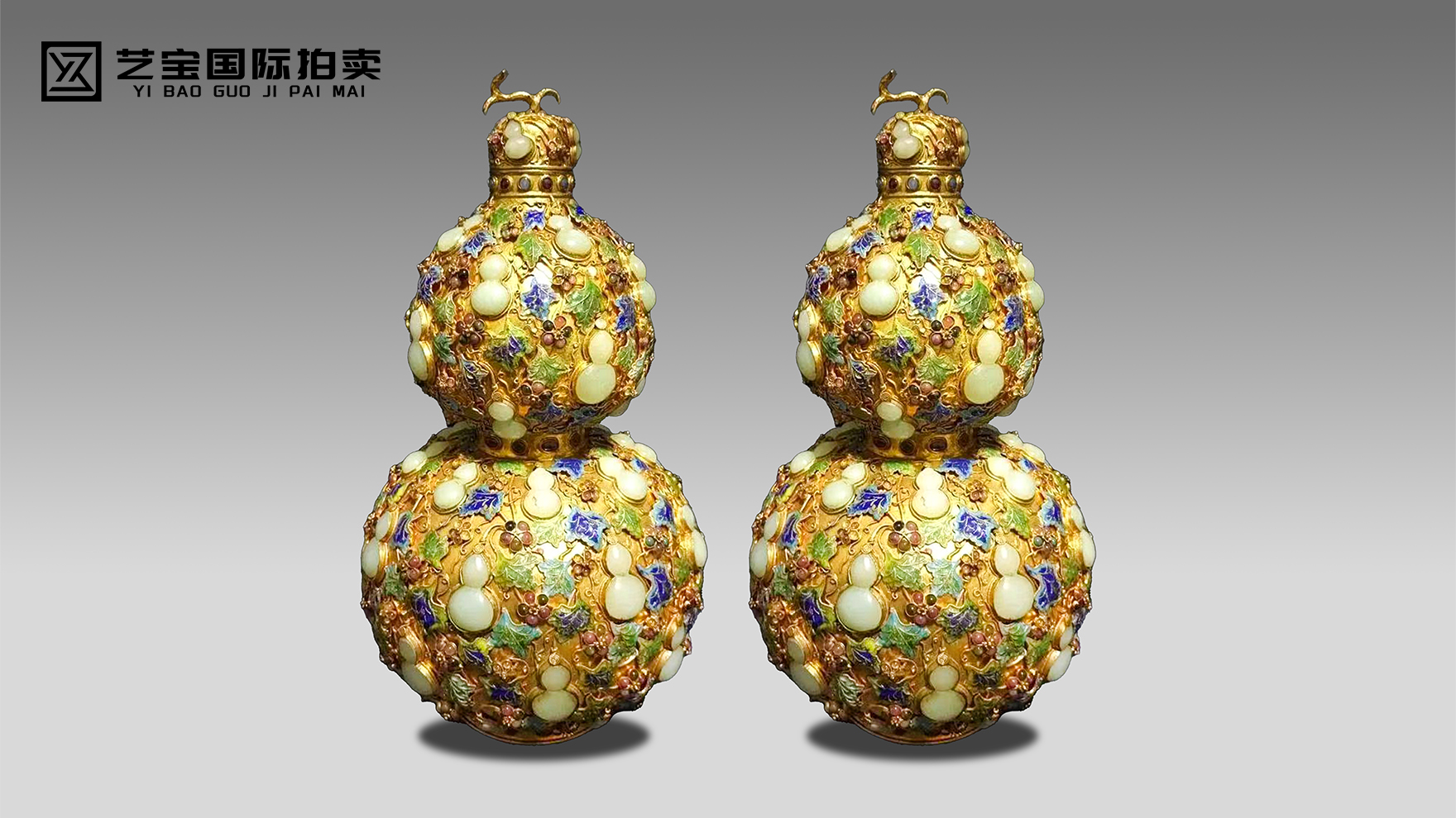 清康熙铜鎏金嵌宝石雕葫芦瓶一对