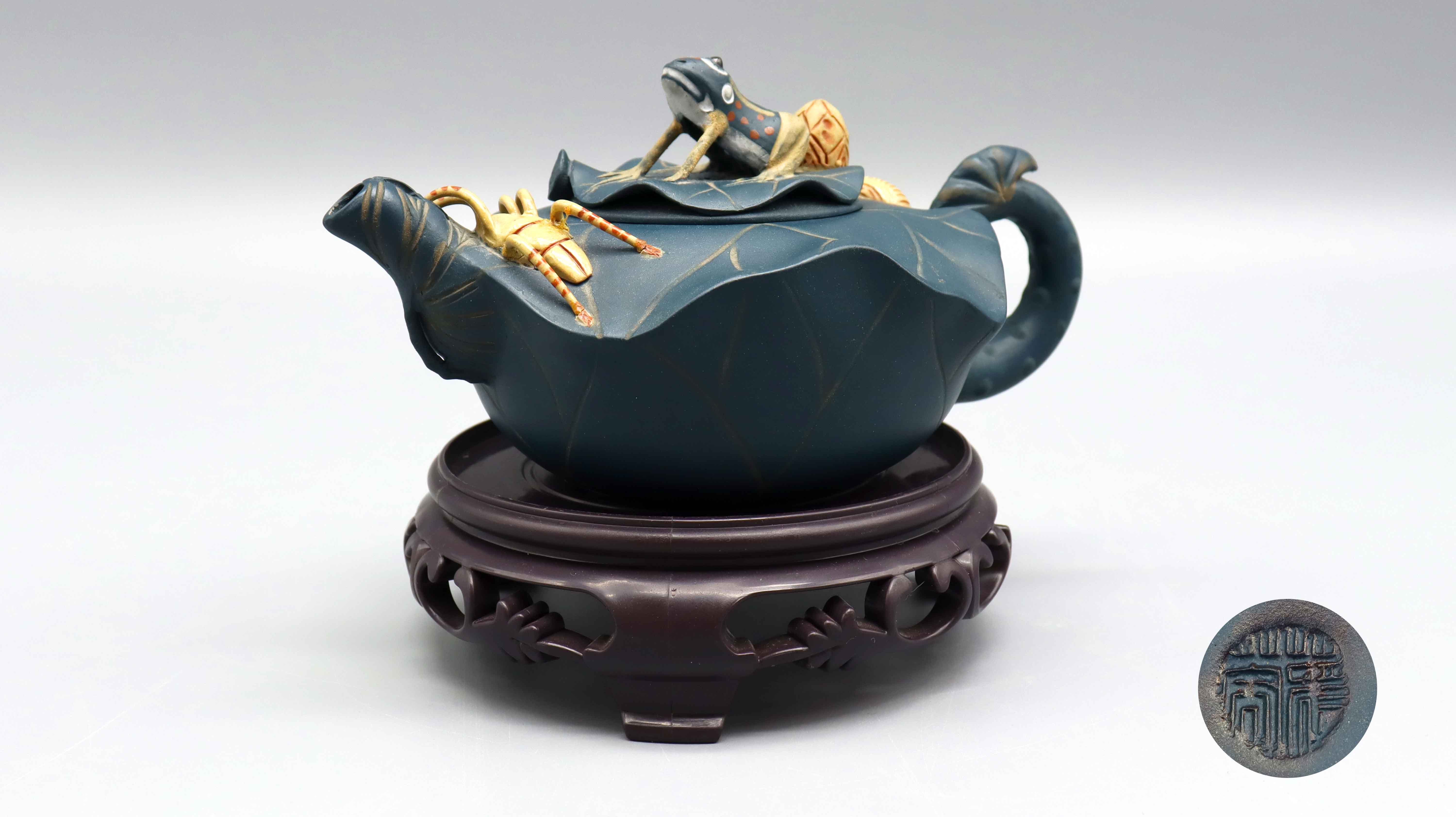 现代 蒋蓉 青蛙莲子 紫砂壶 精品.jpg