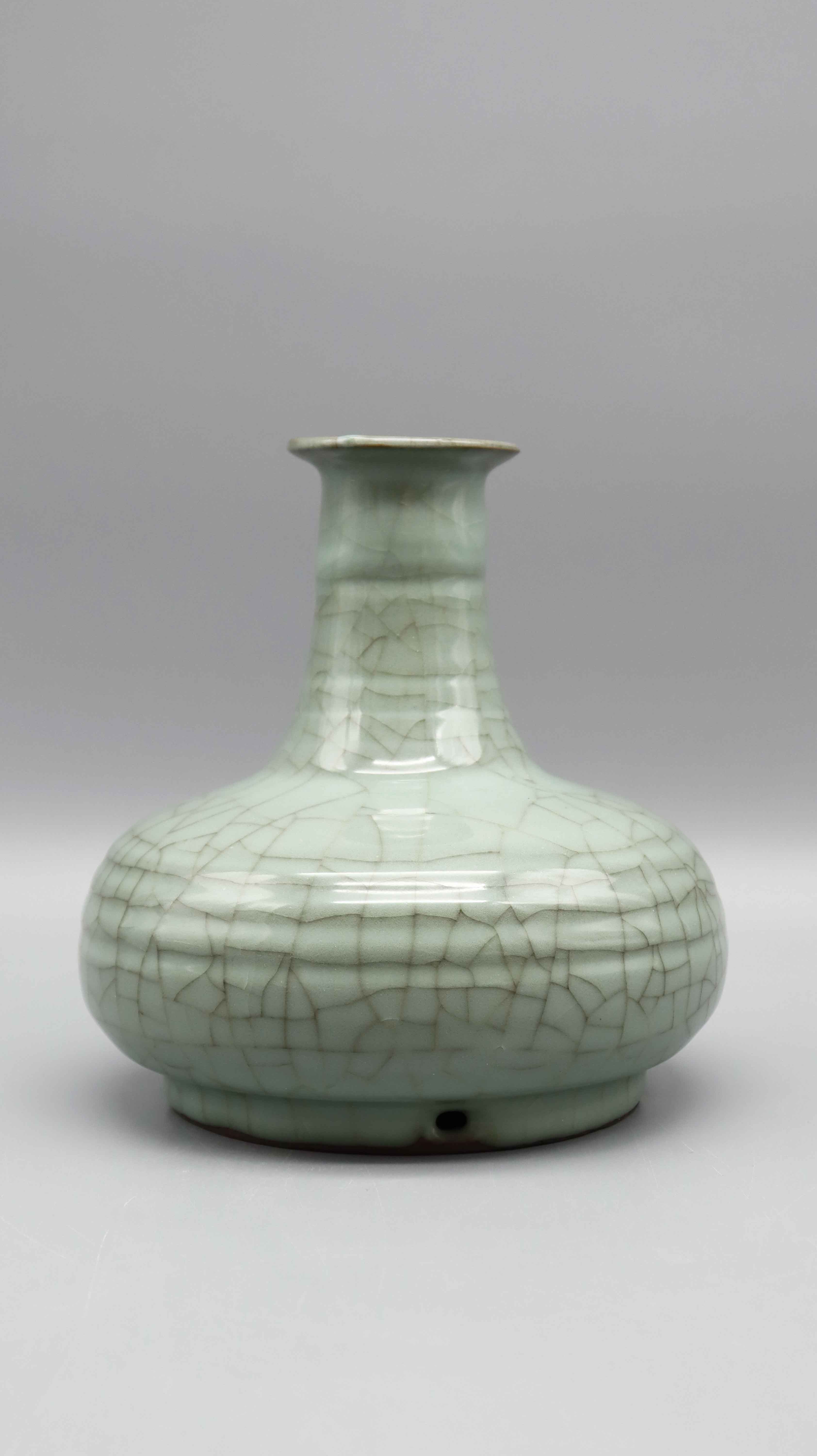 清代 珐琅彩开窗花卉纹双耳瓶 精品.jpg