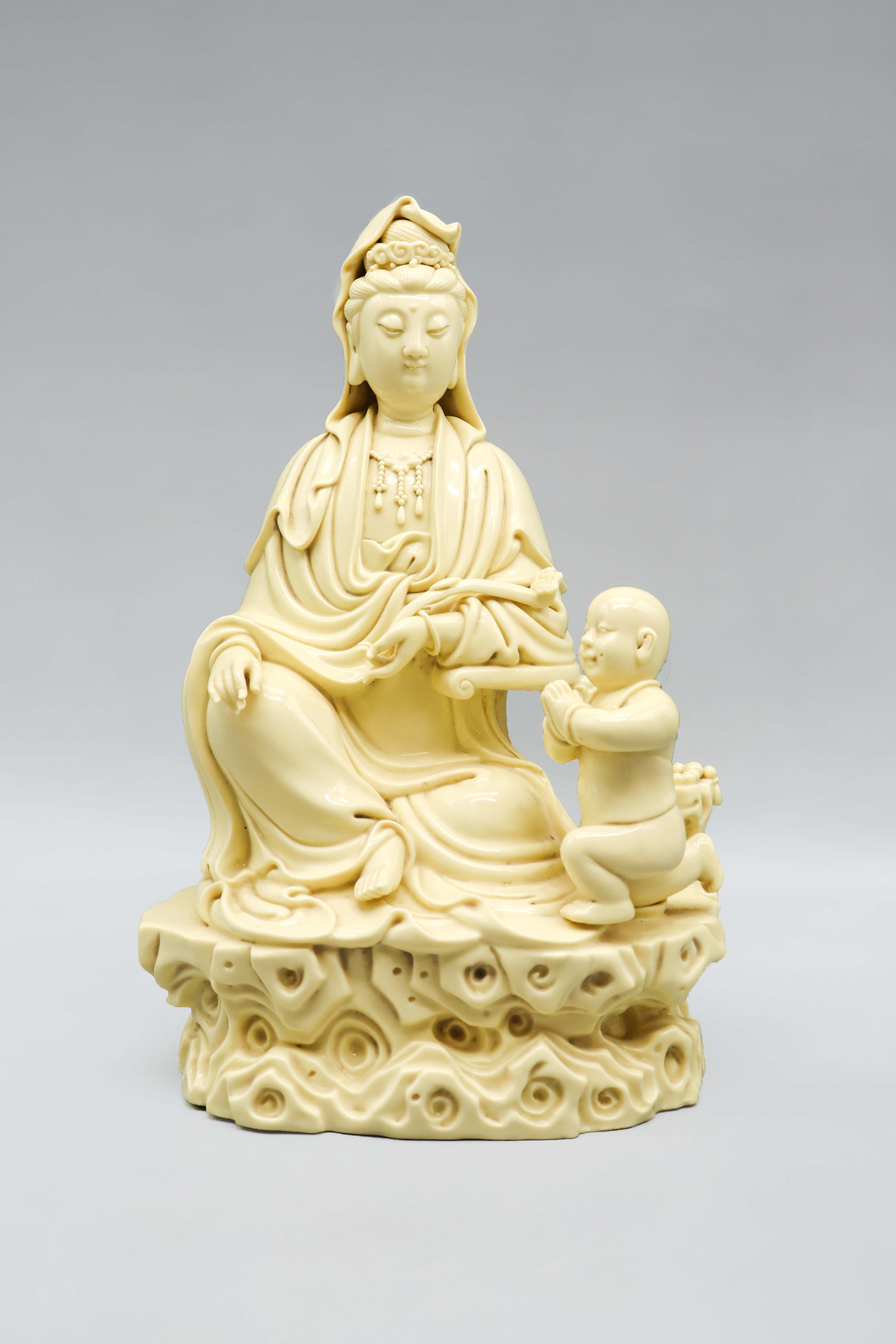 1115-何朝宗德化窑白瓷观音送子像-沈刚.jpg