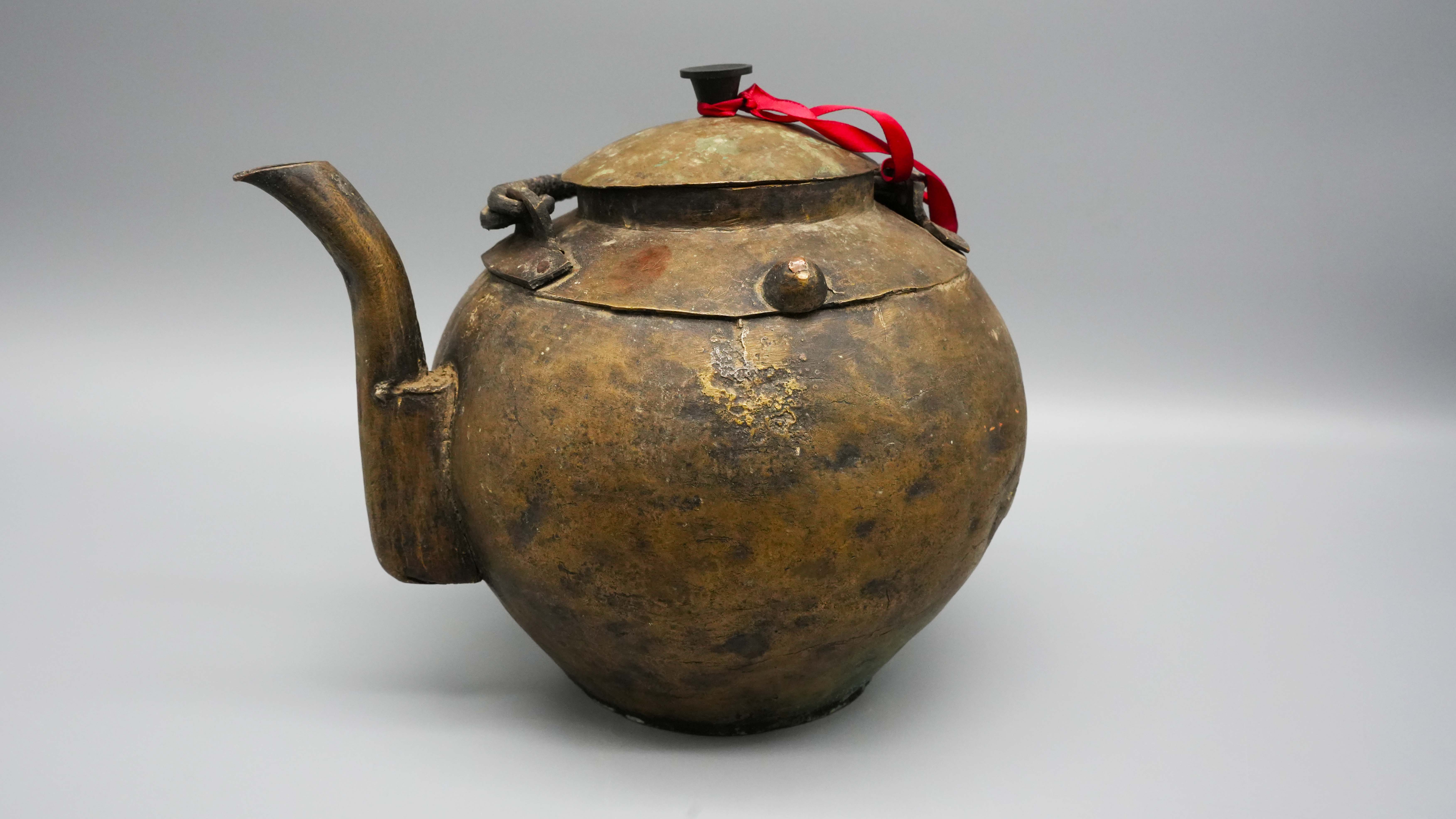1127-清中期铜鎏金提梁壶-党先礼.jpg