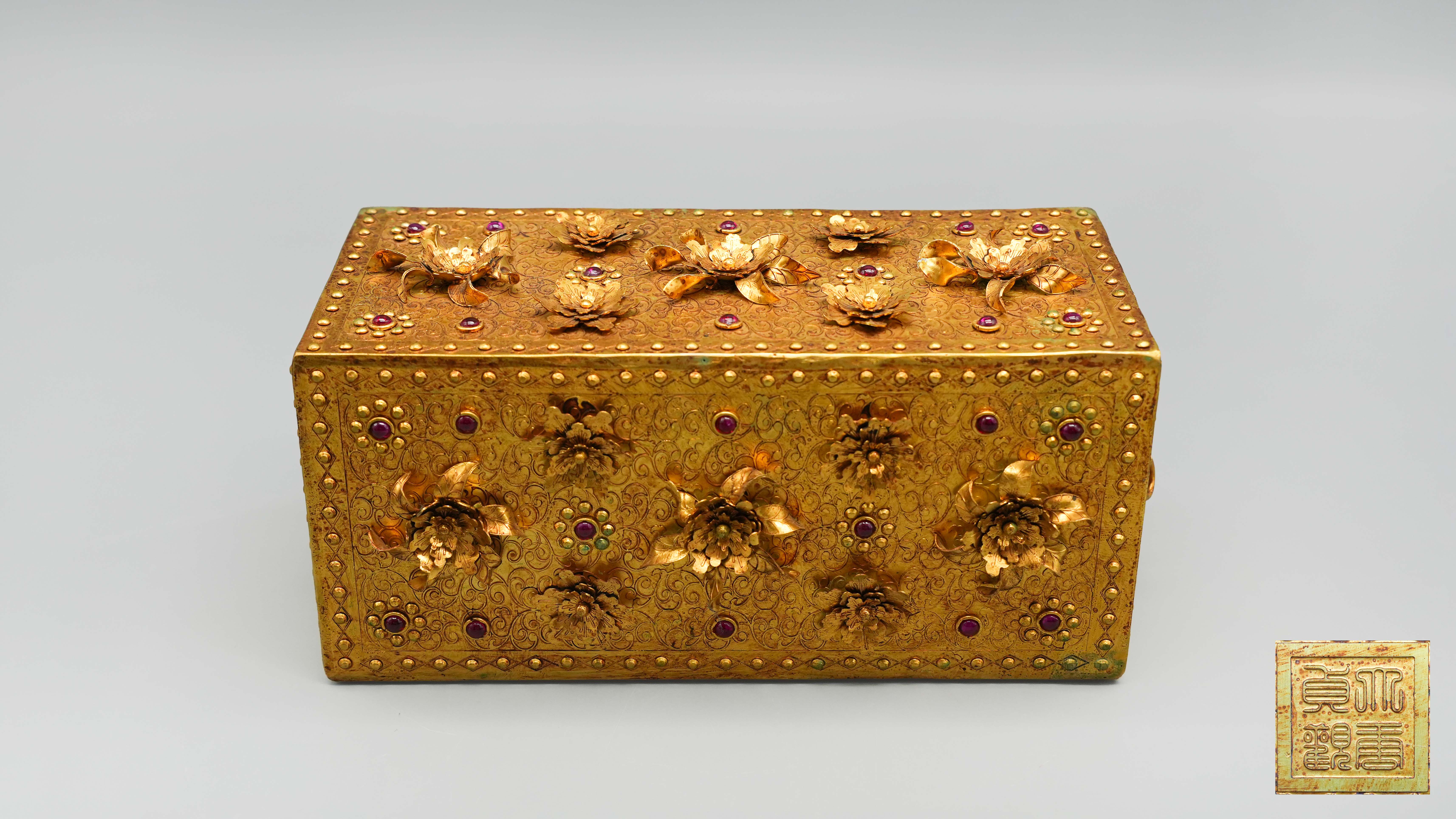 0106-制金嵌宝石匣-徐晓林.jpg