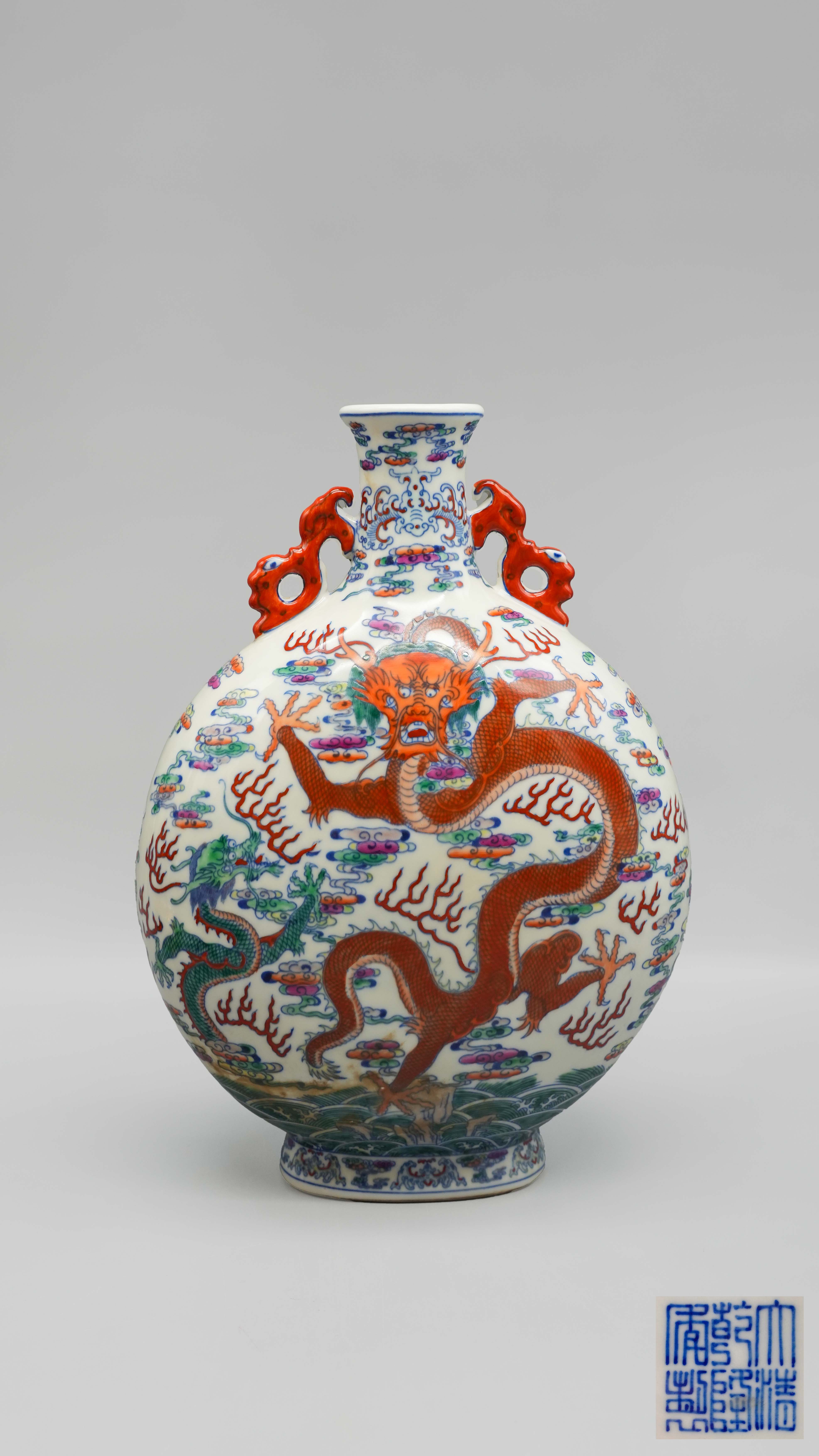 0304-乾隆斗彩苍龙教子抱月瓶-达伯溪.jpg
